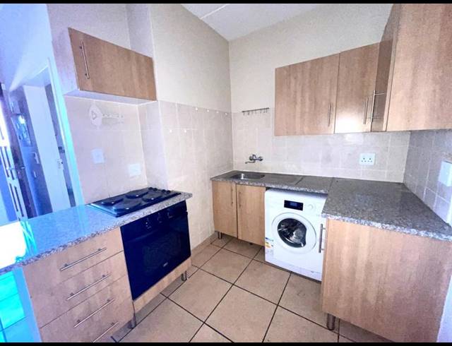 2 BEDROOM PROPERTY TO RENT IN BULT WEST